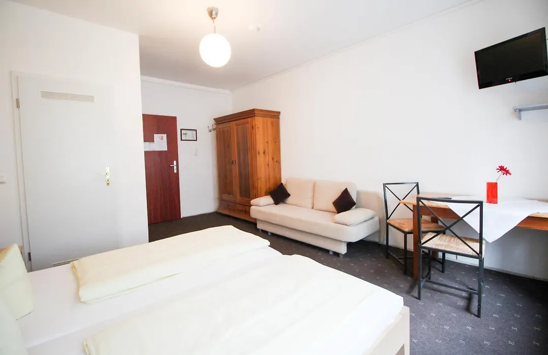 Pension/Guesthouse am Hauptbahnhof-1